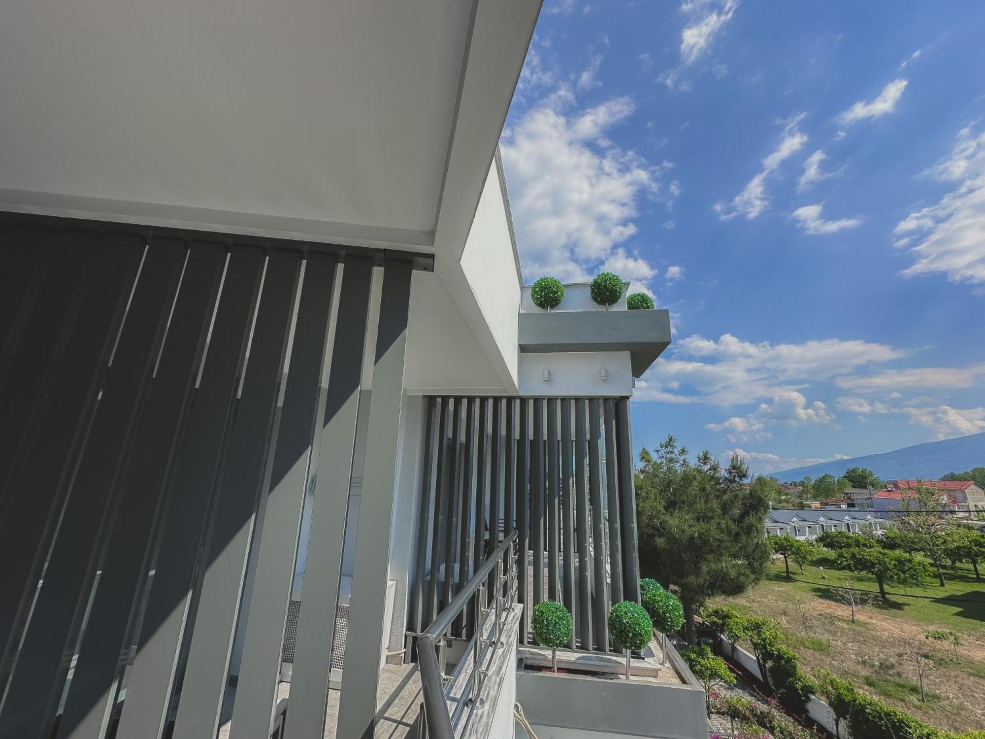 Hotel Golden Sun Nea Mesagkala Exterior photo